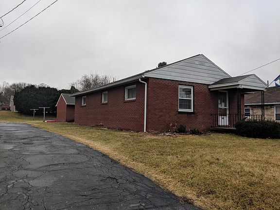 2nd image of 700 E Bishop St