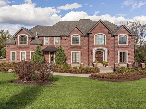 2230 Country Club Dr, Pittsburgh, PA 15205