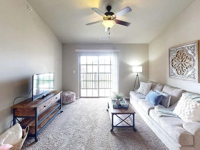 Kensington Park Apartments — Photo 15