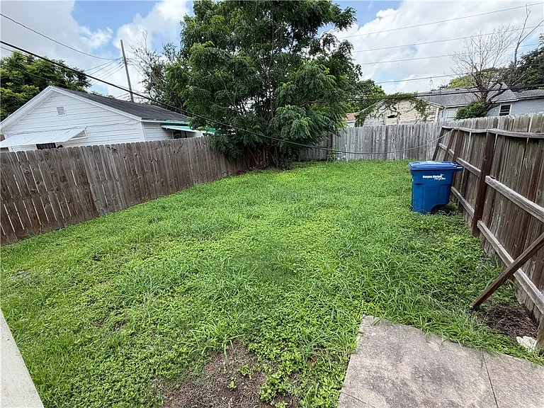 1533 Lazy Ln #B — Photo 9