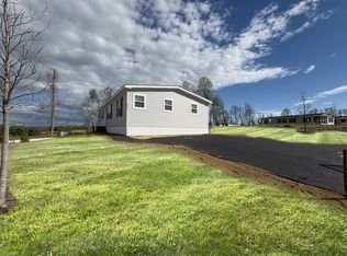 524 Barrington Rd, Macungie, PA 18062