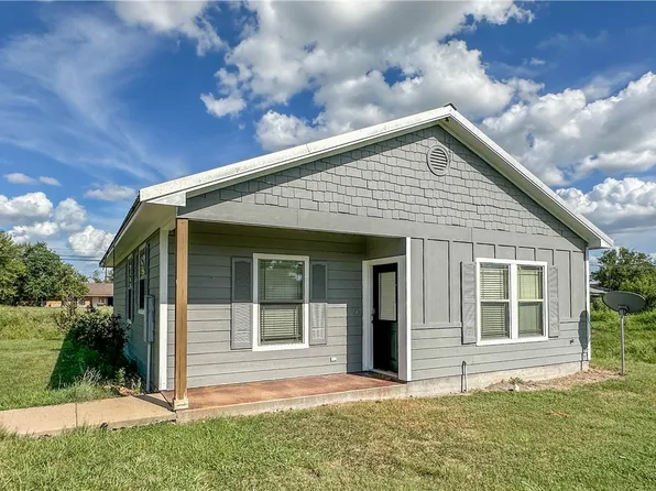 790 E Boundary St, Giddings, TX 78942