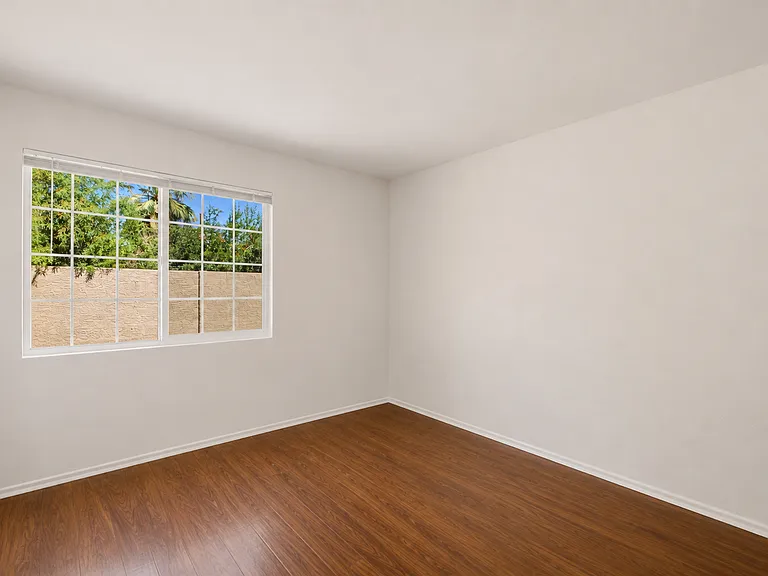 45 N Phyllis #109 — Photo 18