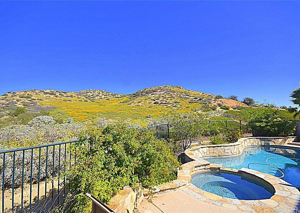 1st image of 31866 Birchwood Dr
