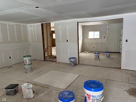 4th image of 2104 Hunter Ave