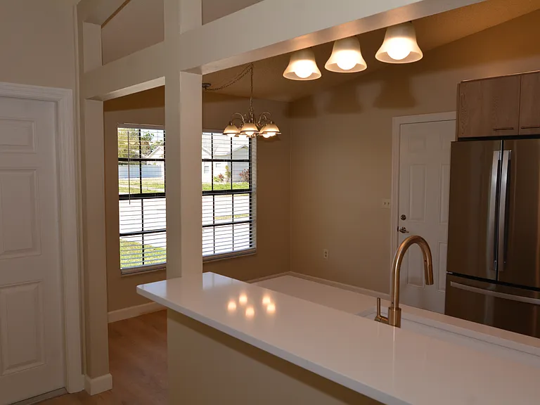 1550 N Pompano Ave — Photo 5