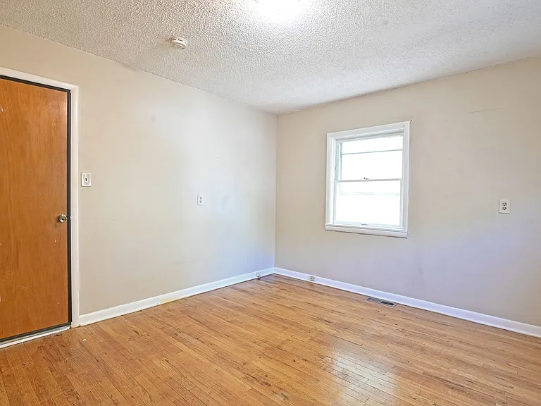 555 Wyoming Ave — Photo 25