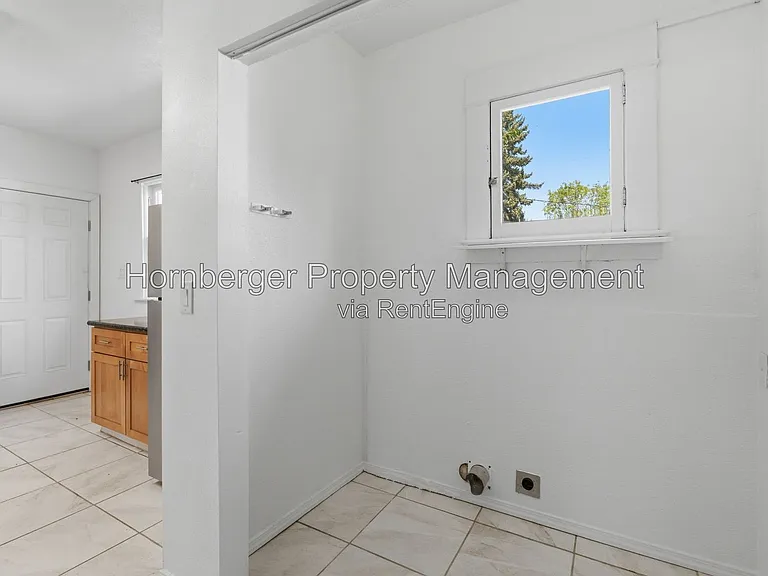 1128 W Spofford Ave — Photo 21