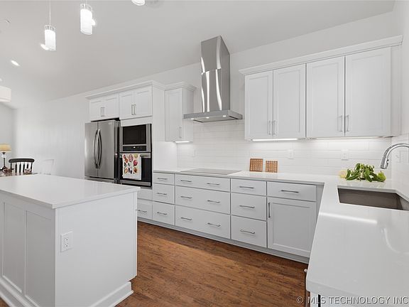 4th image of 7141 S Quincy Ave #29