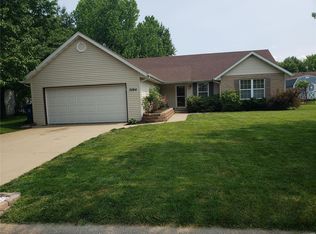 3284 Bridgewater Dr, Shiloh, IL 62221