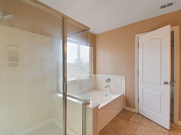 5th image of 1684 Notting Hill Way