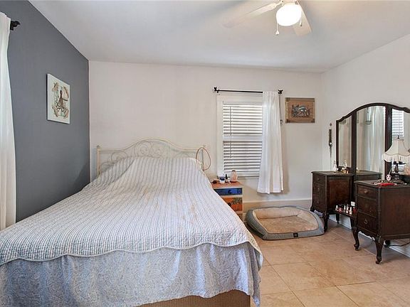 4th image of 4224 Walmsley Ave APT B
