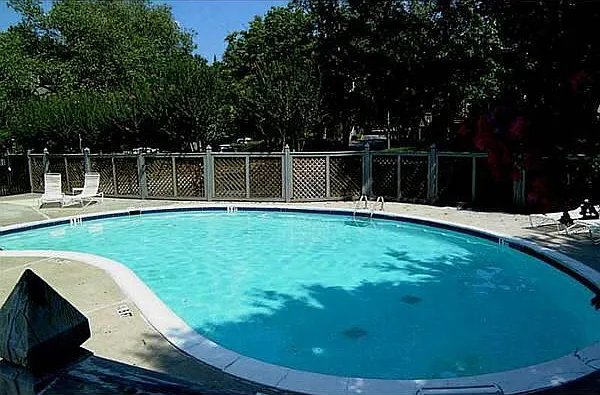 2 bed, 1350 sqft, $2,250 — Photo 2