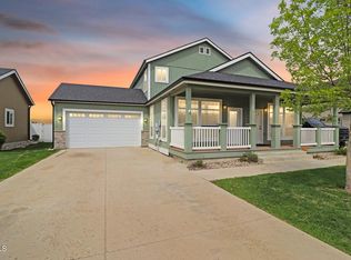 615 40th St E, Williston, ND 58801