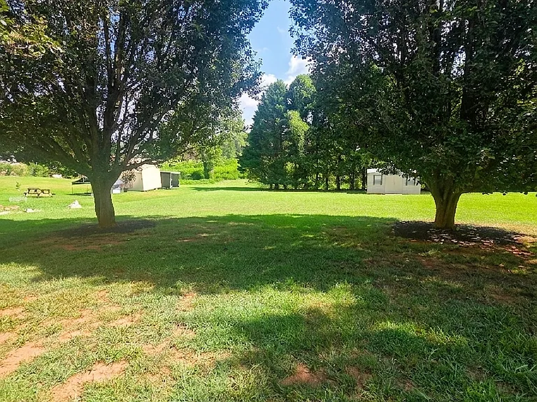 228 Solomon Dr — Photo 17