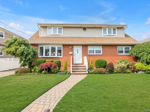 882 Third Avenue, Franklin Square, NY 11010