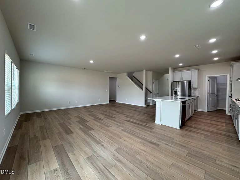 101 Klamath Dr — Photo 12