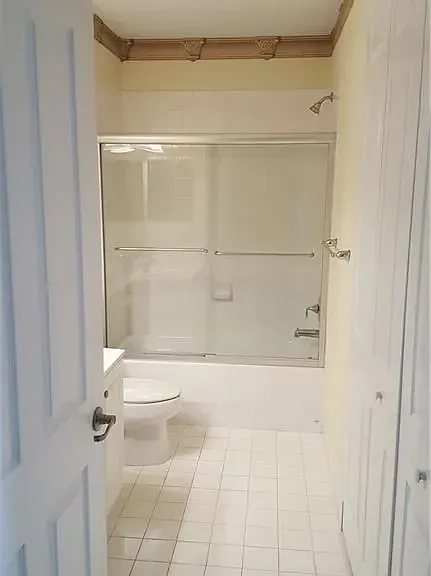 3600 Oaks Clubhouse Dr #505 — Photo 8