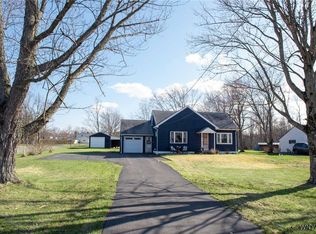 4119 Sowles Rd, Hamburg, NY 14075