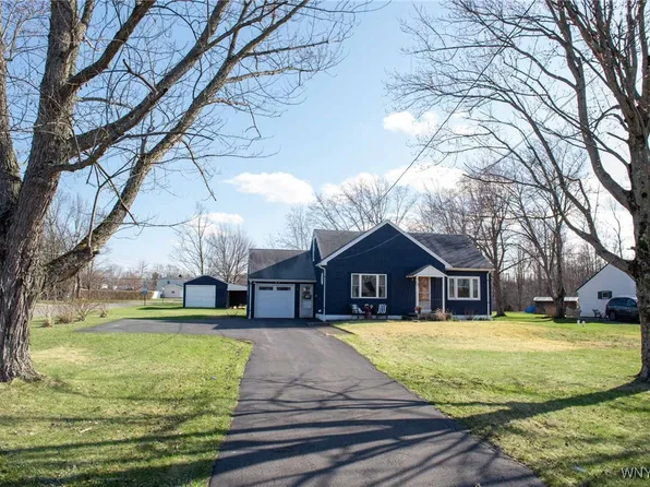 4119 Sowles Rd, Hamburg, NY 14075
