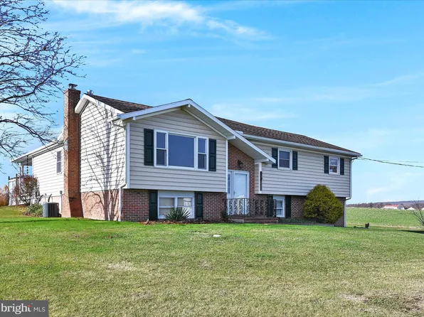 20 Bomberger Rd, Lititz, PA 17543