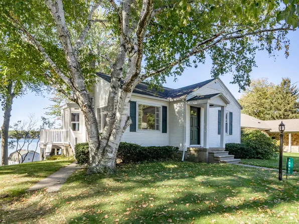 55572 N Fisher Lake Rd, Three Rivers, MI 49093