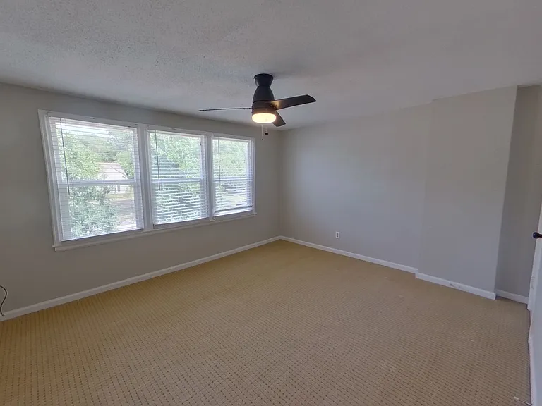 449 Harding St — Photo 14