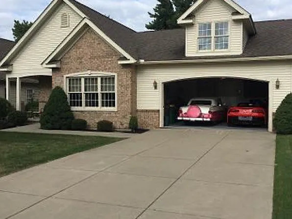 6842 Lock Haven Dr, Lockport, NY 14094