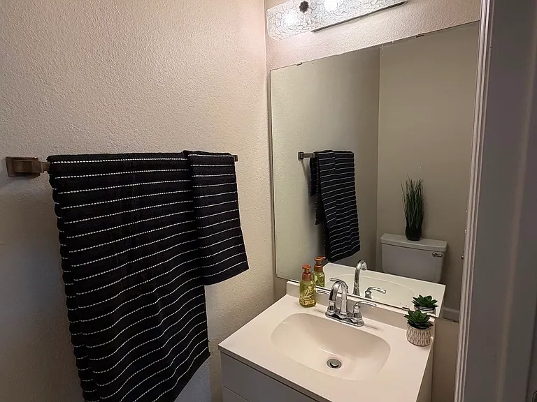 1738 Utah Ave — Photo 9