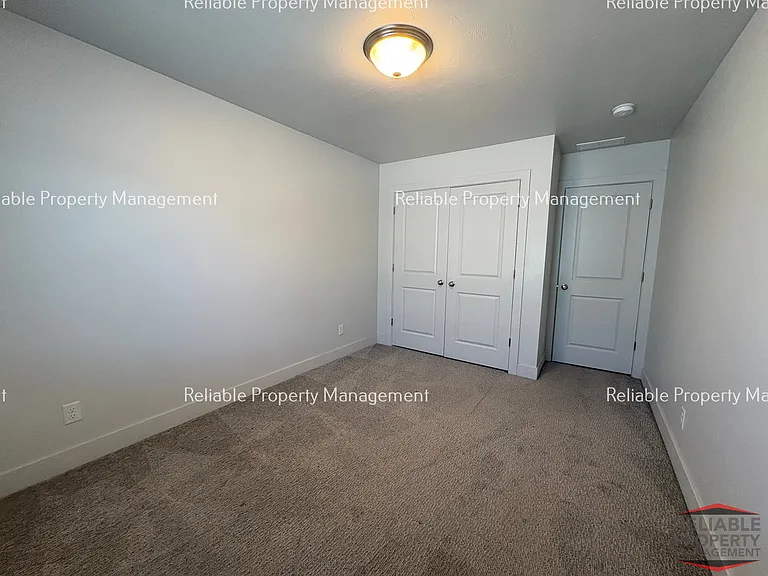 144 S Emery Ln — Photo 11