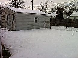 2nd image of 205 S Villa Dr