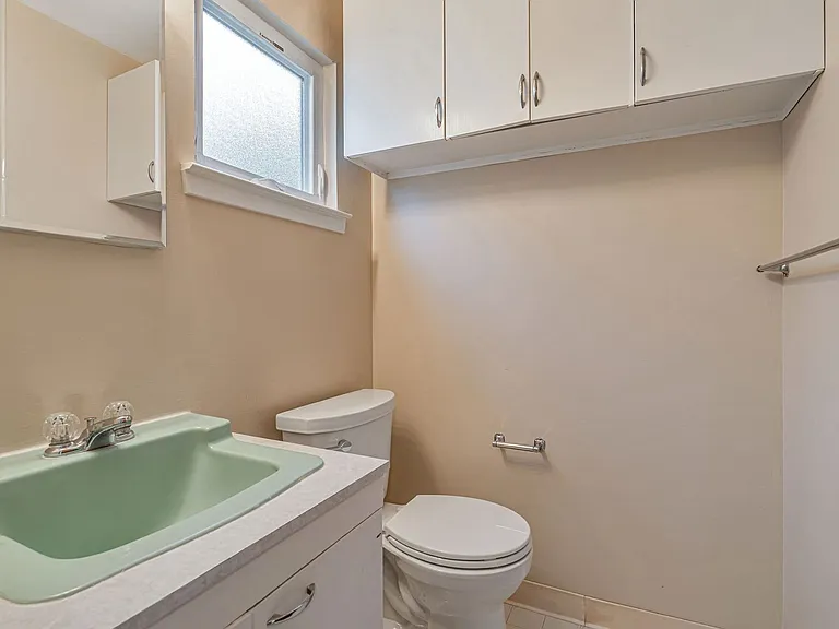 729 Hickory Way — Photo 10