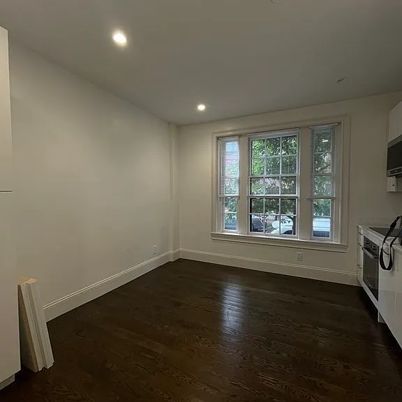 152 Mount Vernon St #STUDIO — Photo 2