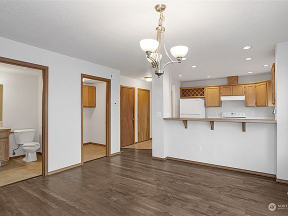 5th image of 4061 Galena Street SE
