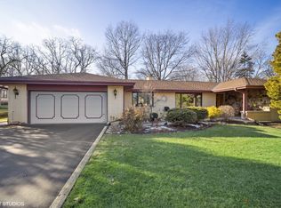 606 N Maple St, Prospect Heights, IL 60070