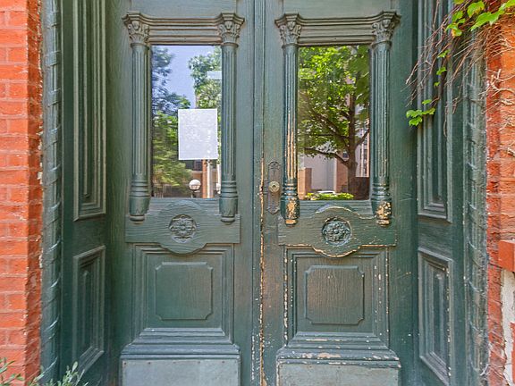 4th image of 1832 N Lincoln Ave APT 2R