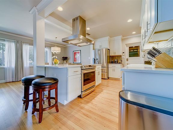 3rd image of 409 Casler Ave