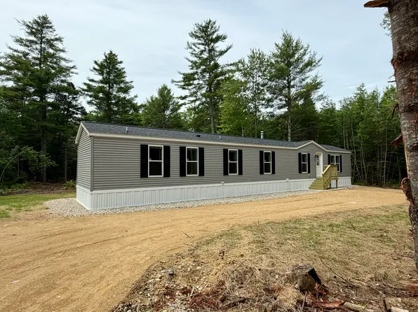 13 Mayflower Lane, Lebanon, ME 04027
