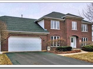 150 N Buckingham Dr, Sugar Grove, IL 60554