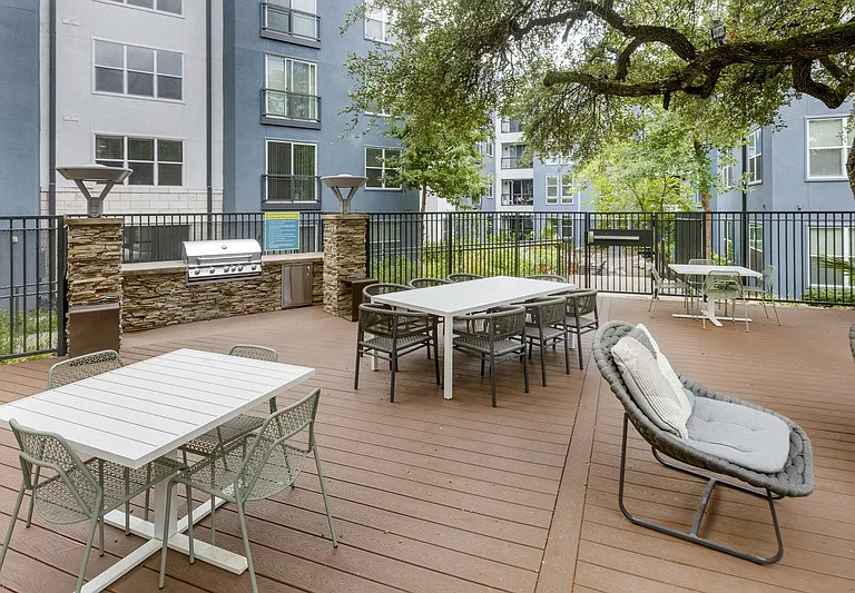 Bell South Lamar — Photo 24
