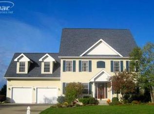 3489 Woodridge Ct, Flushing, MI 48433