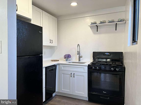 5th image of 100 E Glenolden Ave APT C2