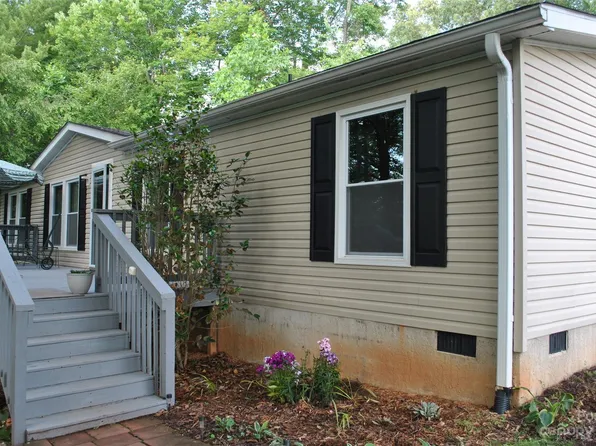 55 Farmstead Rd, Leicester, NC 28748