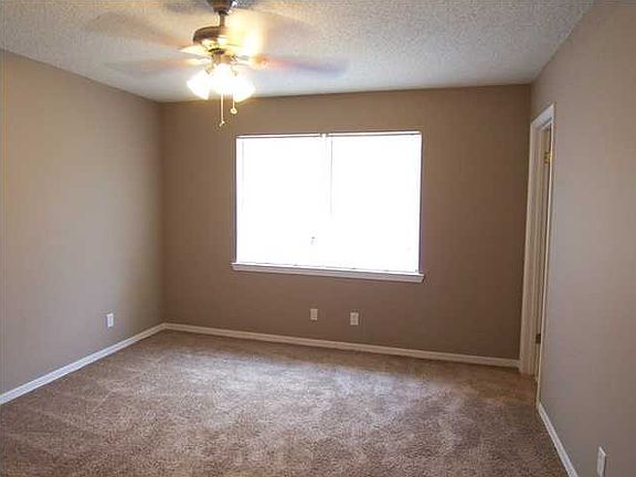 5th image of 9253 Ponderosa Dr N