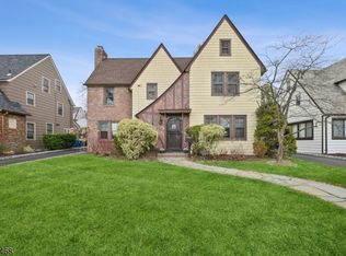 122 Stonehouse Rd, Glen Ridge, NJ 07028