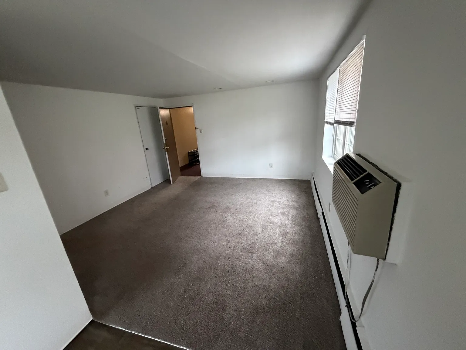 2 bed, 589 sqft, $1,080 — Photo 2