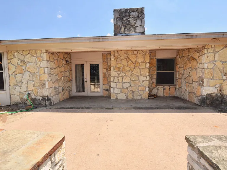 6212 Granbury Hwy — Photo 17