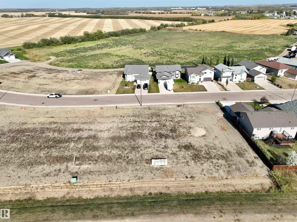 5553 55th Ave, Redwater, AB T0A 2W0