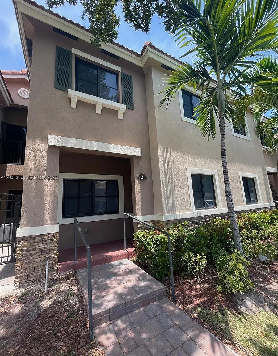3 bed, 2.5 bath, 1515 sqft, $2,550 — Photo 1