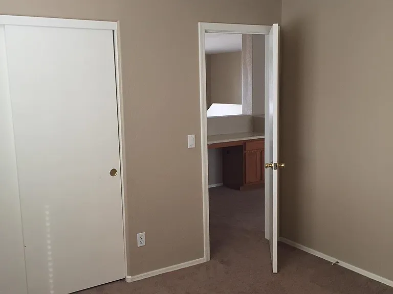 3907 S Soho Ln — Photo 15